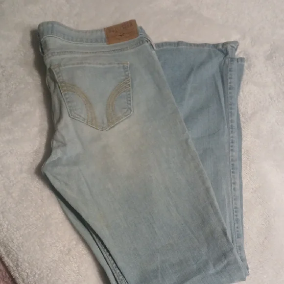 Hollister Light Blue Rippef Boyfriend Jeans - Picture 2 of 4